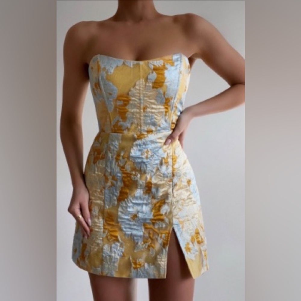 SHOWPO BRAILEY MINI DRESS - STRAPLESS DRESS IN BLUE JACQUARD US SIZE 6